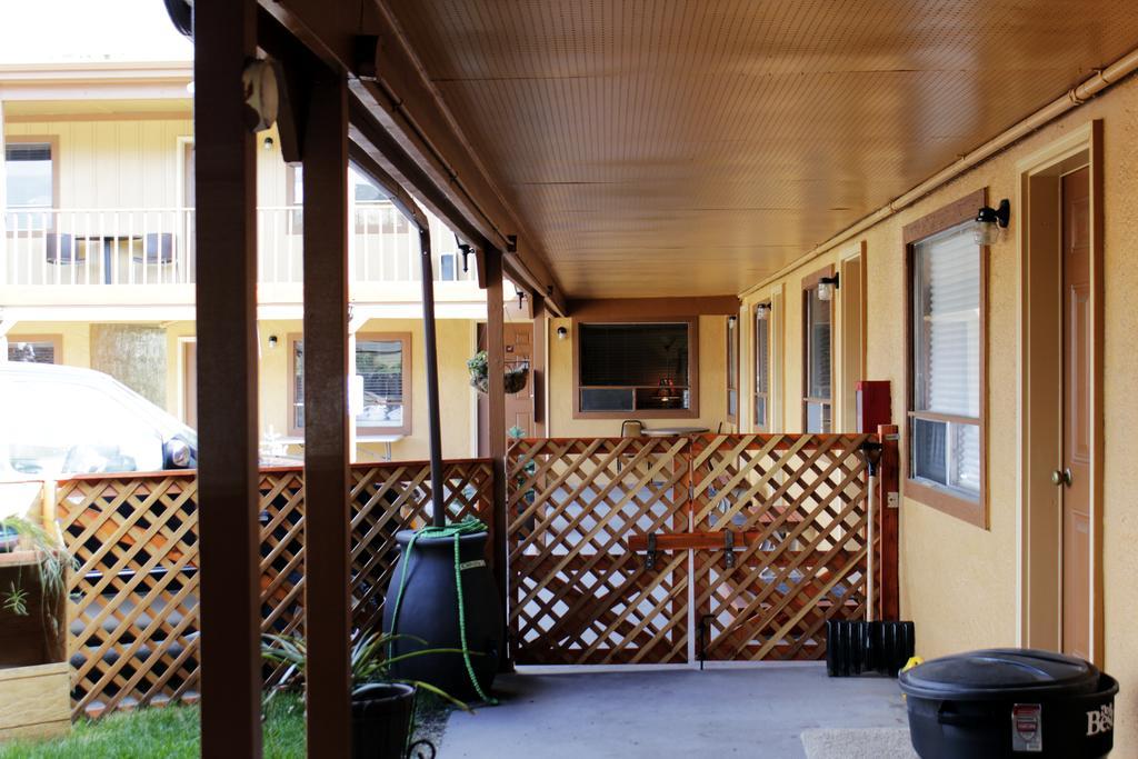 Country Motor Inn Livingston Eksteriør bilde