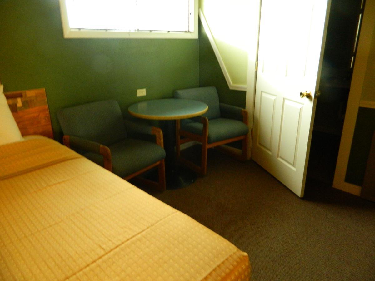 Country Motor Inn Livingston Eksteriør bilde