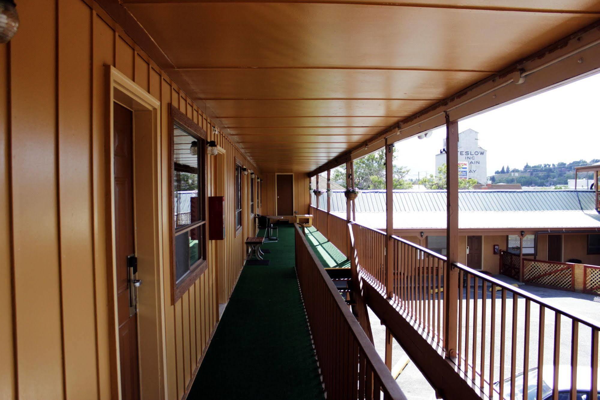 Country Motor Inn Livingston Eksteriør bilde